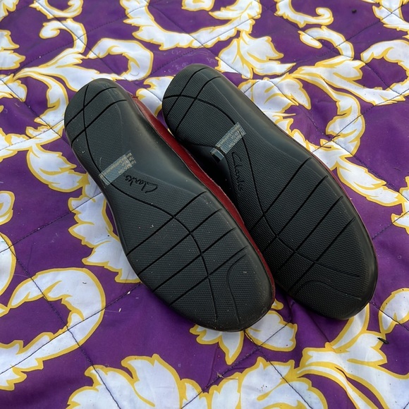 Clarks Loafers - Picture 2 of 2